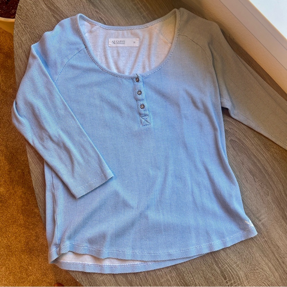 Carve Designs 3/4 Sleeve Henley top